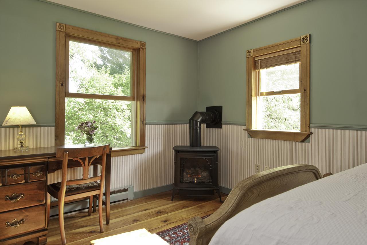Golden Stage Inn Proctorsville エクステリア 写真