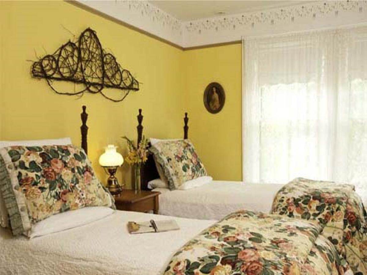 Golden Stage Inn Proctorsville エクステリア 写真