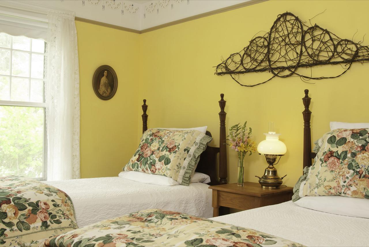Golden Stage Inn Proctorsville エクステリア 写真