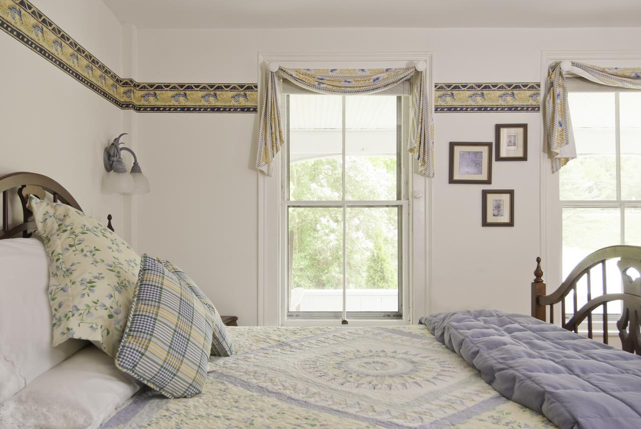Golden Stage Inn Proctorsville エクステリア 写真